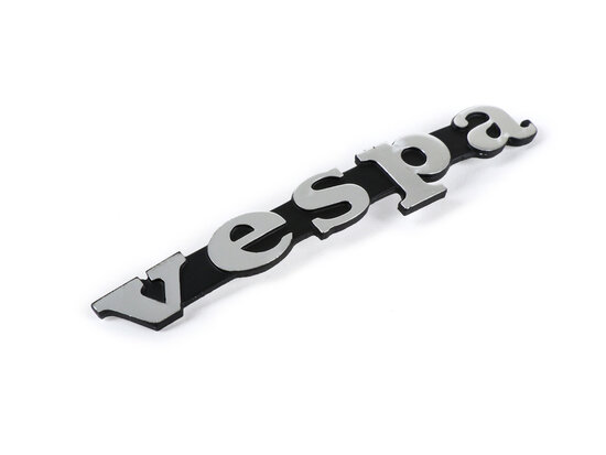 Logo "Vespa" Voorzijde zwart, met zilveren letters P-oud en V50 Rally, Sprint