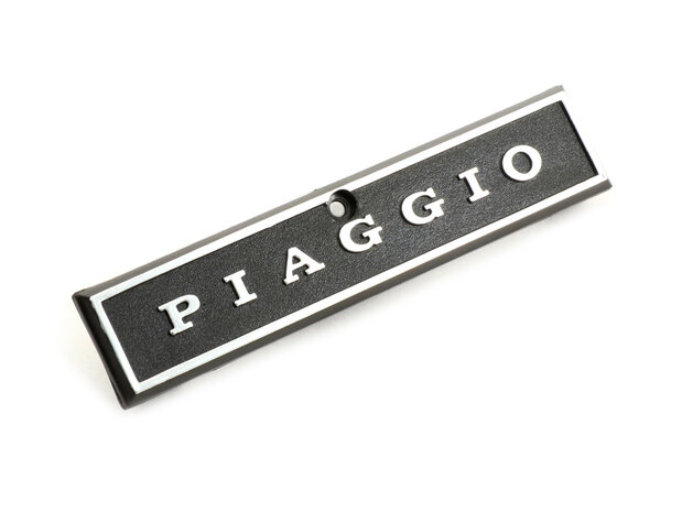 Logo Piaggio bovenin claxoncover neus PK en PX serie incl. zeskant logo Piaggio 30x36