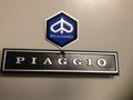 Logo Piaggio bovenin claxoncover neus PK en PX serie incl. zeskant logo Piaggio 30x36