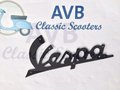 Logo "Vespa" cursief VNB1-6, VNA zwart, om te klinken